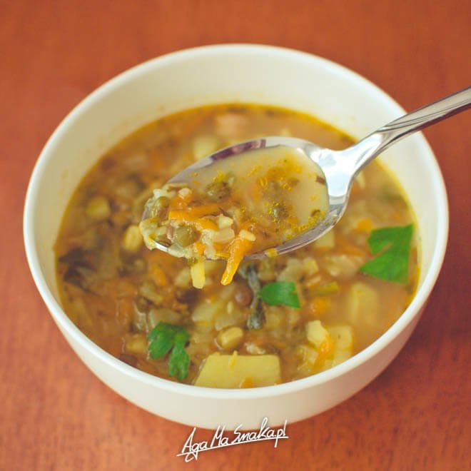 Zupa-wiosenna-z-kiełkami-straczkow-i-cebulowym-smaczkiem-przepis-3