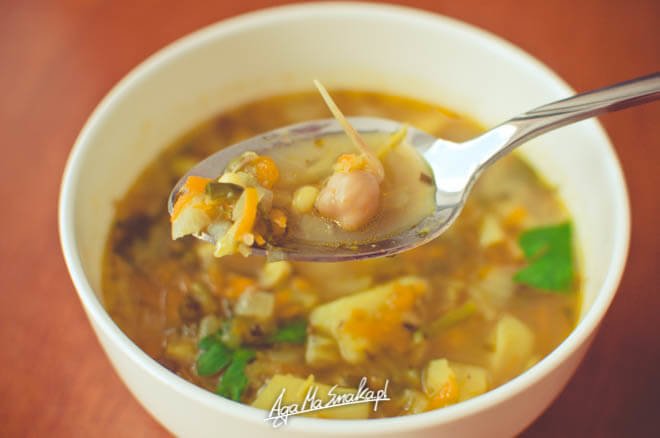 Zupa-wiosenna-z-kiełkami-straczkow-i-cebulowym-smaczkiem-przepis-4