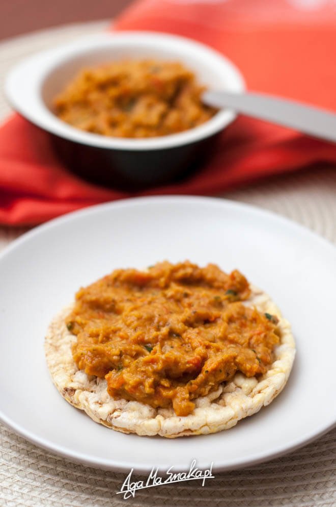 bezglutenowa-pasta-z-ciecierzycy-i-papryki-przepis-2