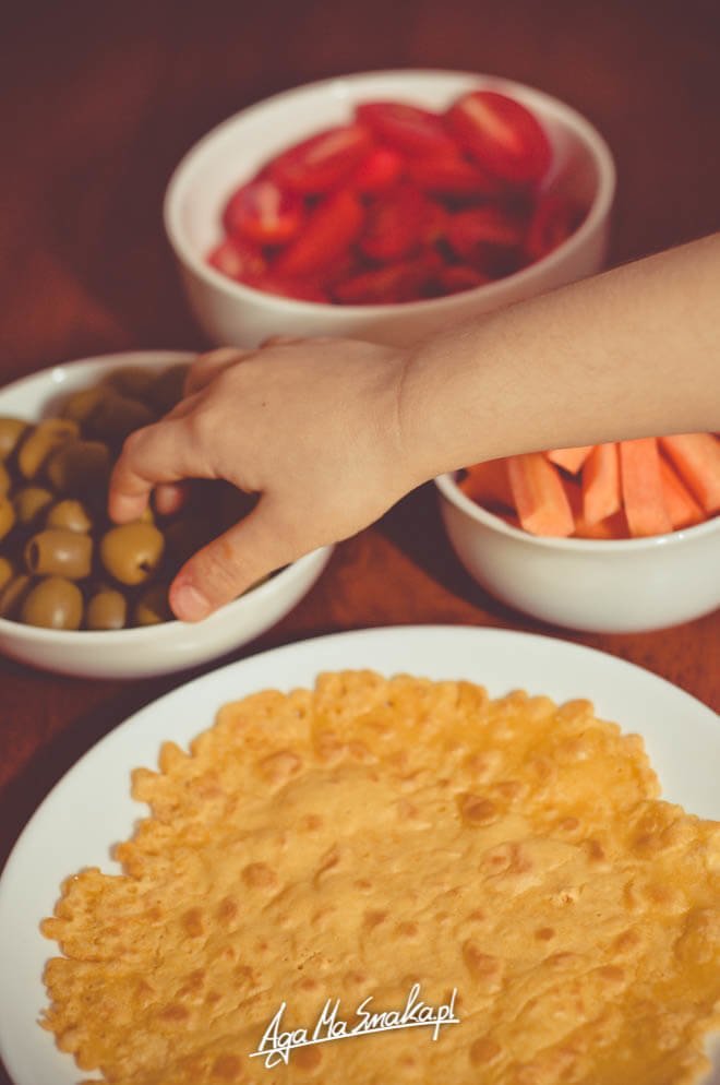 bezglutenowe-nalesniki-weganski-przepis-z-maki-z-ciecierzycy-2