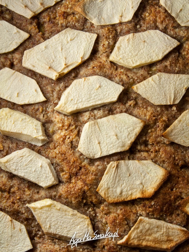 weganska-migdalowa-tarta-jablkowo-bananowa-bez-glutenu-przepis-1