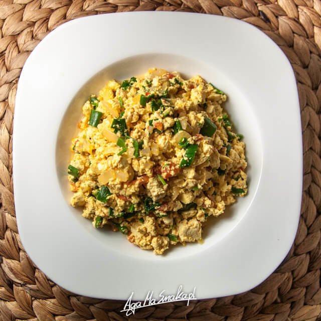 Jajecznica-bez-jajka-tofucznica-przepis-5