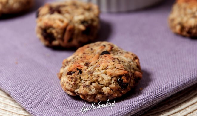 weganskie-bezglutenowe-ciasteczka-z-kasza-jaglana-i-slonecznikiem-1