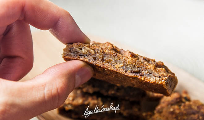 Batony bananowe bez cukru - z płatkami owsianymi i suszonymi śliwkami