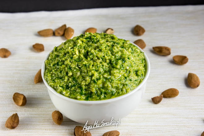 migdalowe-pesto-z-pietruszka-zdrowe-3