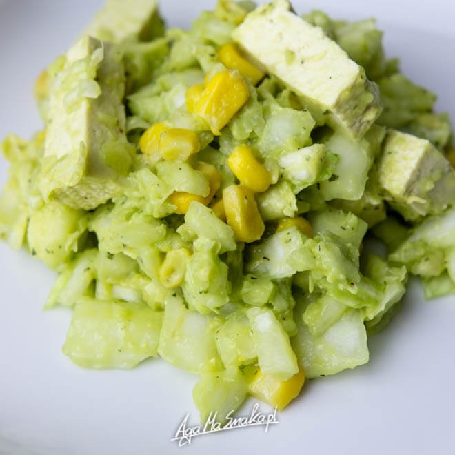 salatka-z-kapusty-pekinskiej-avocado-przepis-zdrowy-1