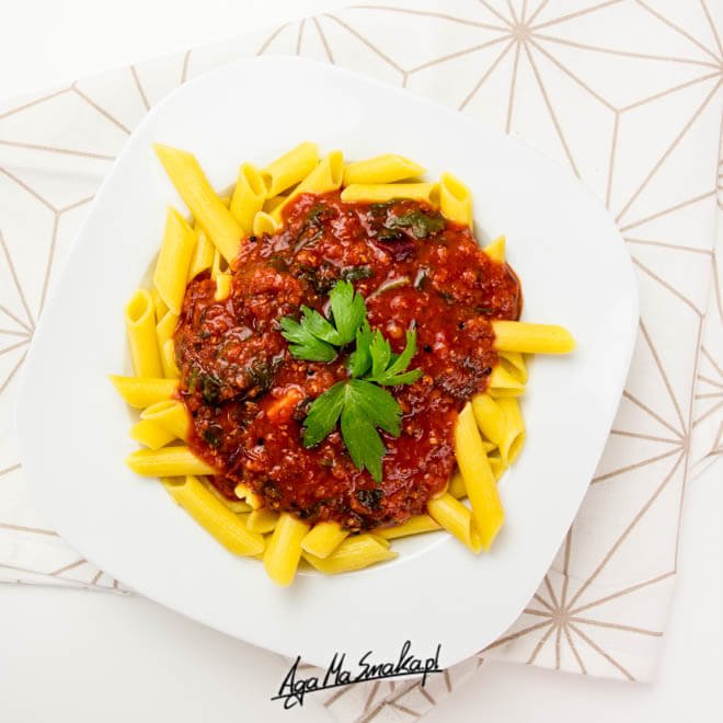 sos-do-makaronu-z-soczewica-botwinka-szybkie-zdrowe-danie-1