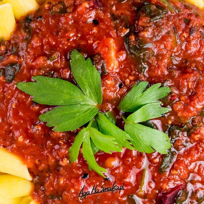 sos-do-makaronu-z-soczewica-botwinka-szybkie-zdrowe-danie-6