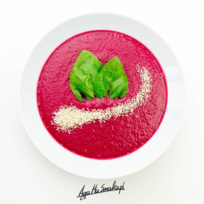 10 pomysłów na lekkie i zdrowe zupy warzywne gazpacho z burakiem