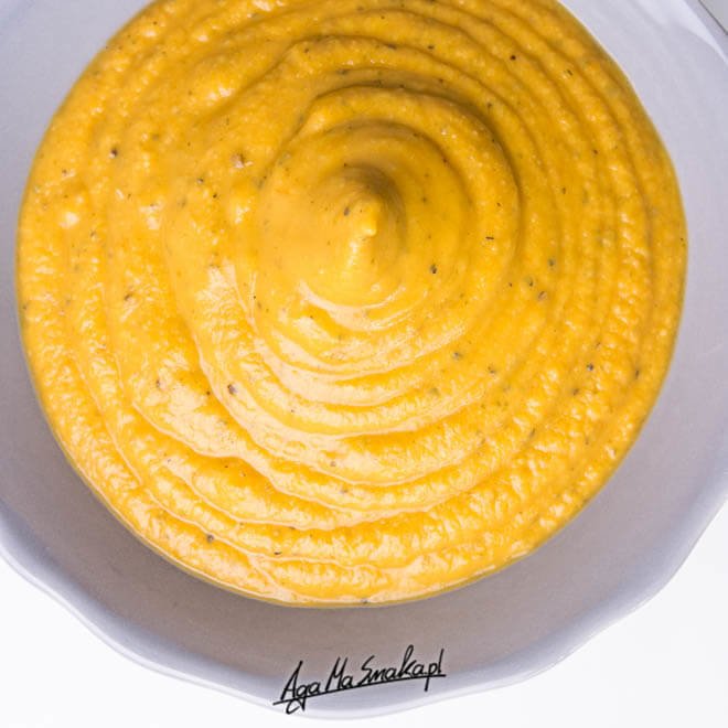 10 pomysłów na lekkie i zdrowe zupy warzywne orzechowa zupa krem z batatem