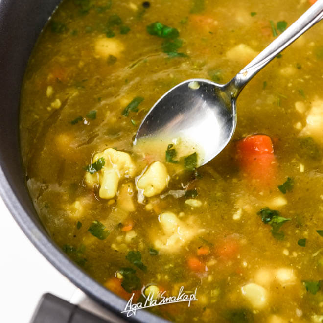 10 pomysłów na lekkie i zdrowe zupy warzywne prosta i zdrowa zupa kalafiorowa