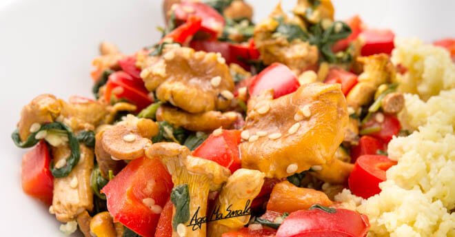 Prosty przepis na kurki z warzywami