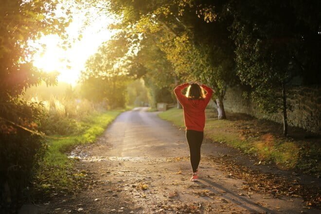 kobieta jogging motywacja do odchudzania i ćwiczeń
