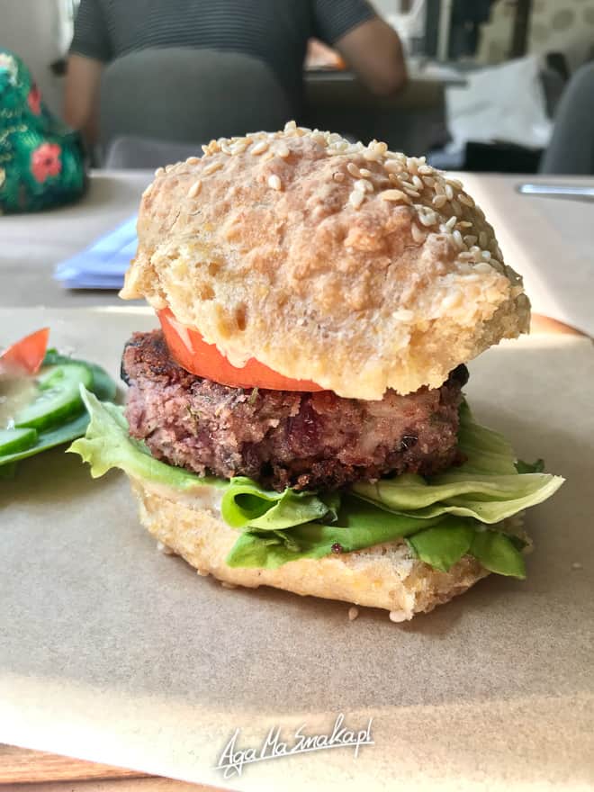 wegański i bezglutenowy burger Też Można Poznań