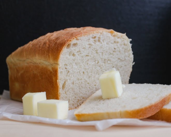 czym różni się masło od margaryny chleb z masłem